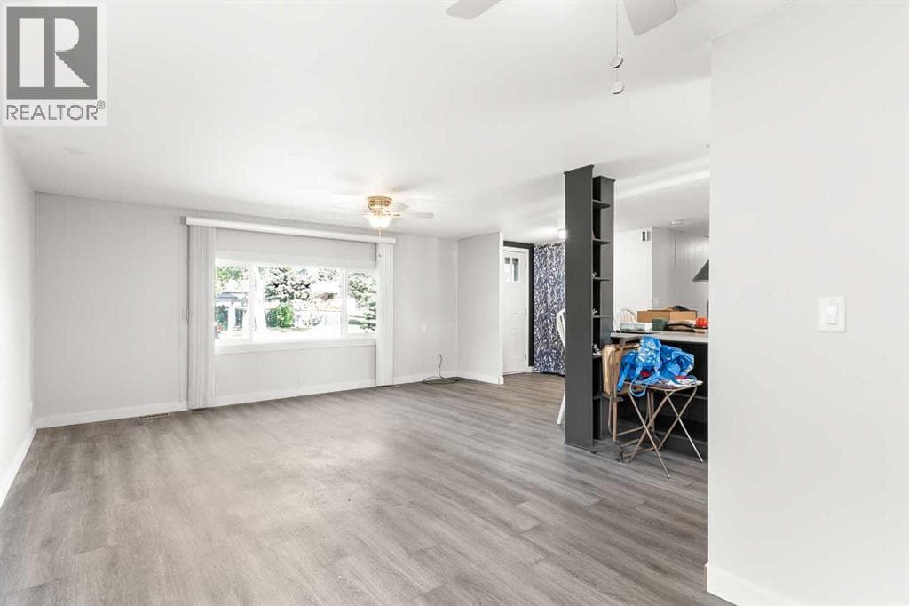 7 Tamarack Crescent NW — photo 5