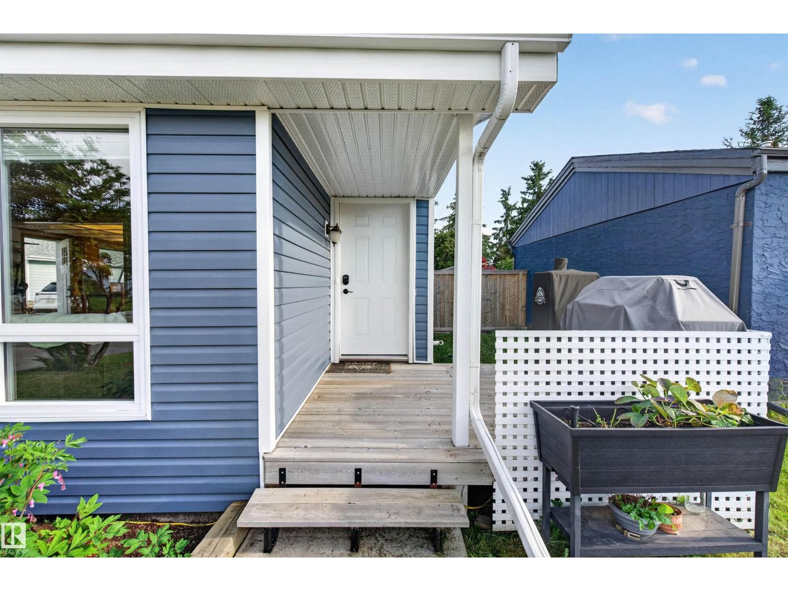 9417 98 AV — photo 2