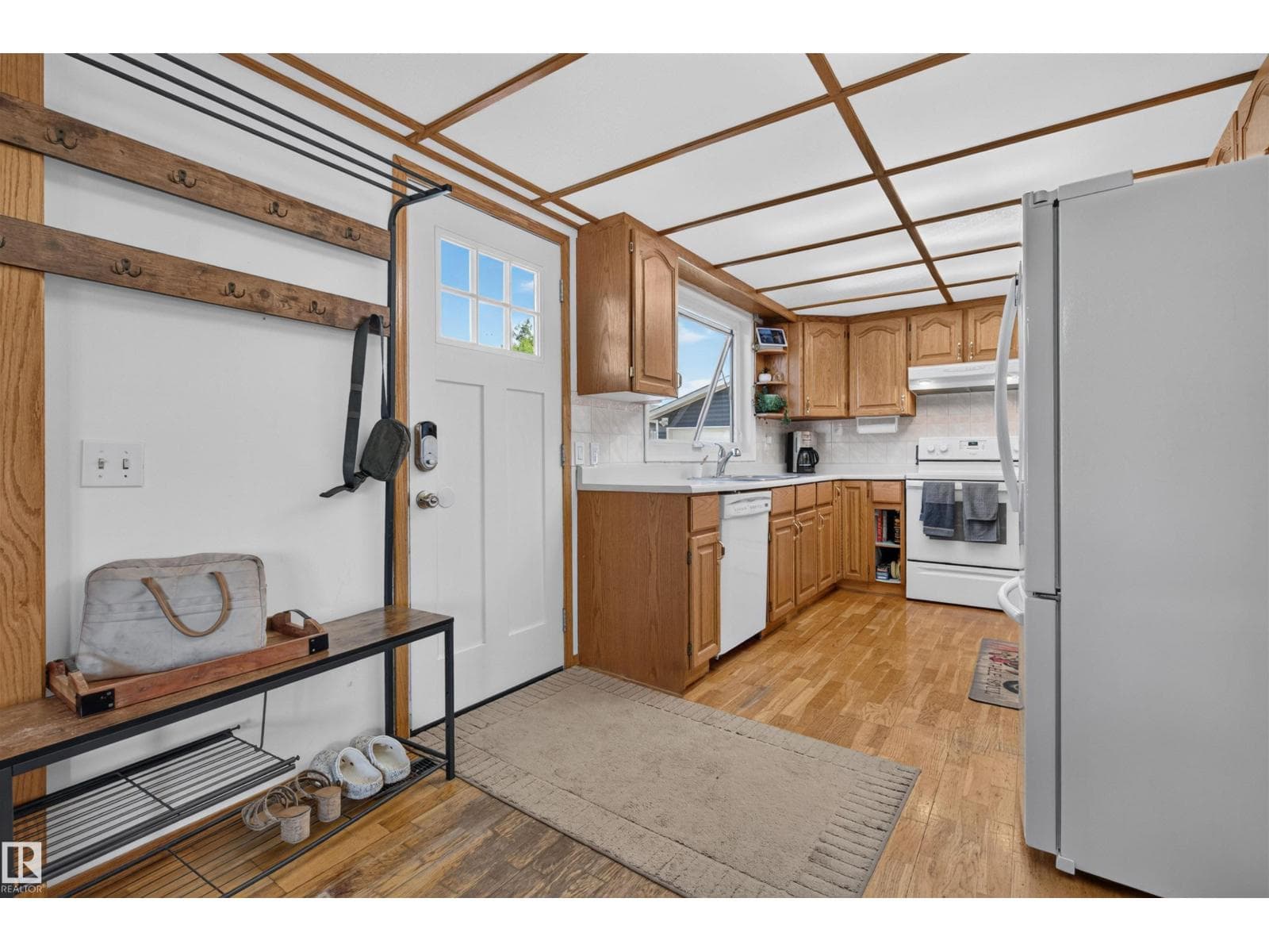 9417 98 AV — photo 3