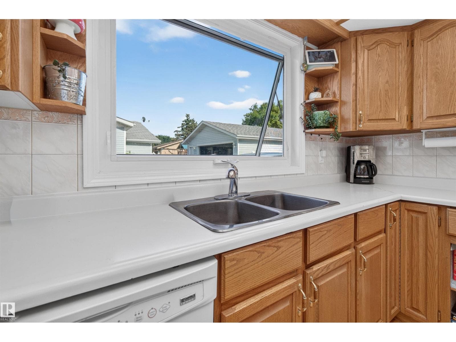 9417 98 AV — photo 5