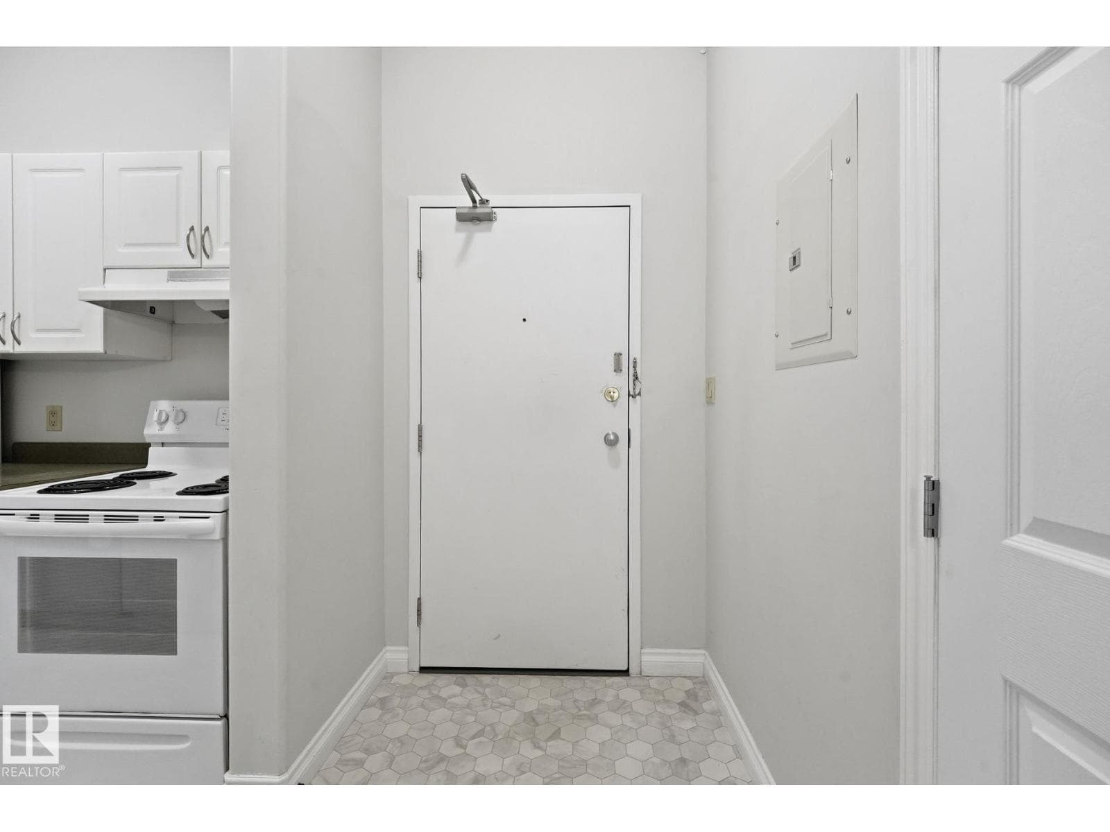 #105 11446 40 AV NW NW — photo 5
