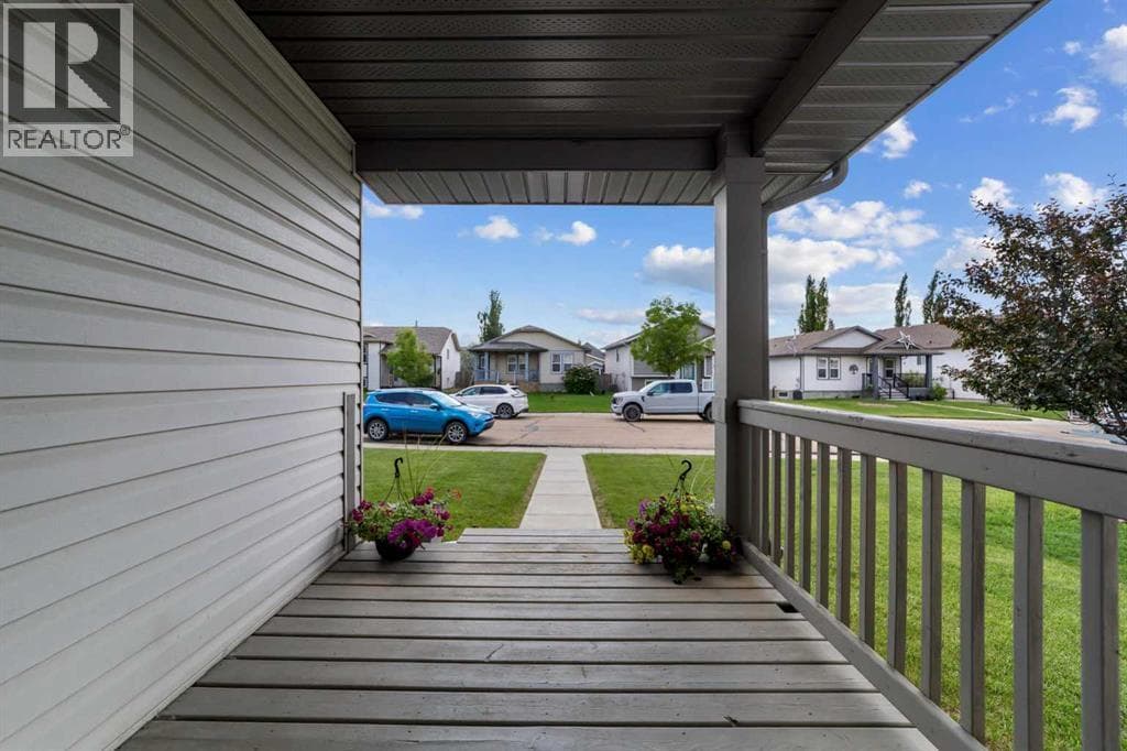 6814 40 Avenue Close — photo 3