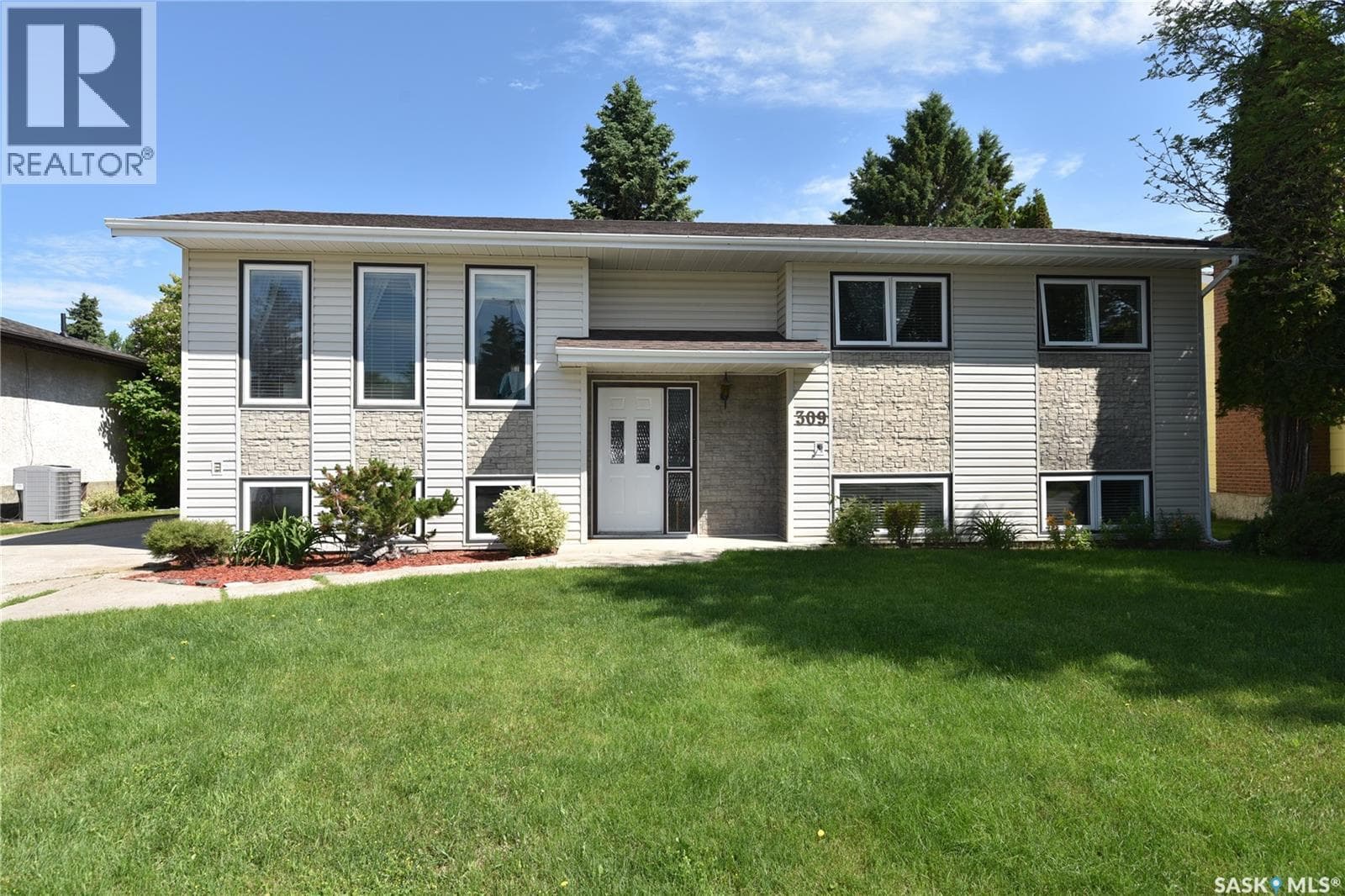 309 Watson CRESCENT
