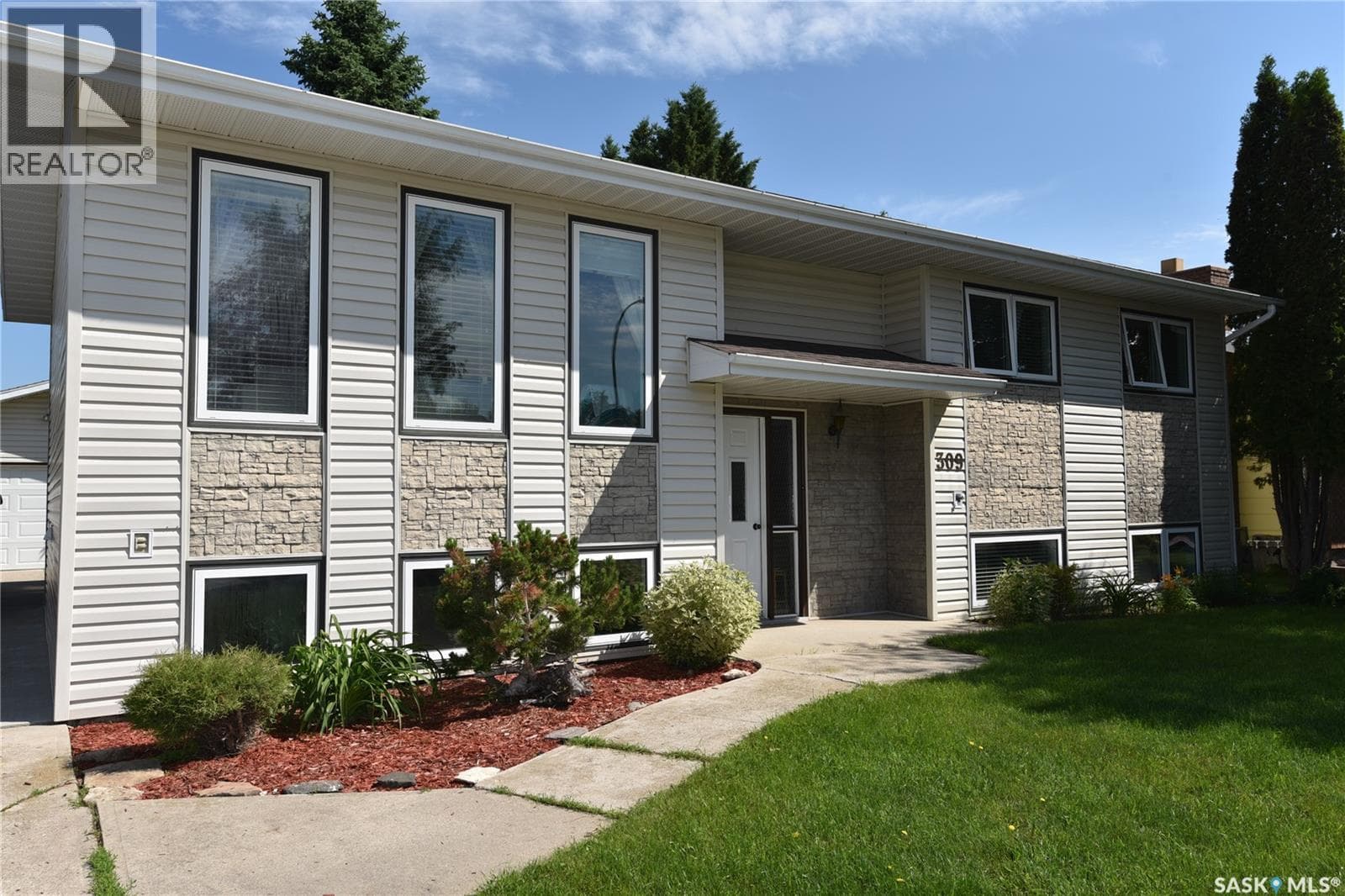309 Watson CRESCENT — photo 2