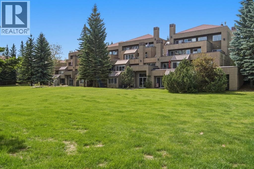 10, 215 Village Terrace SW