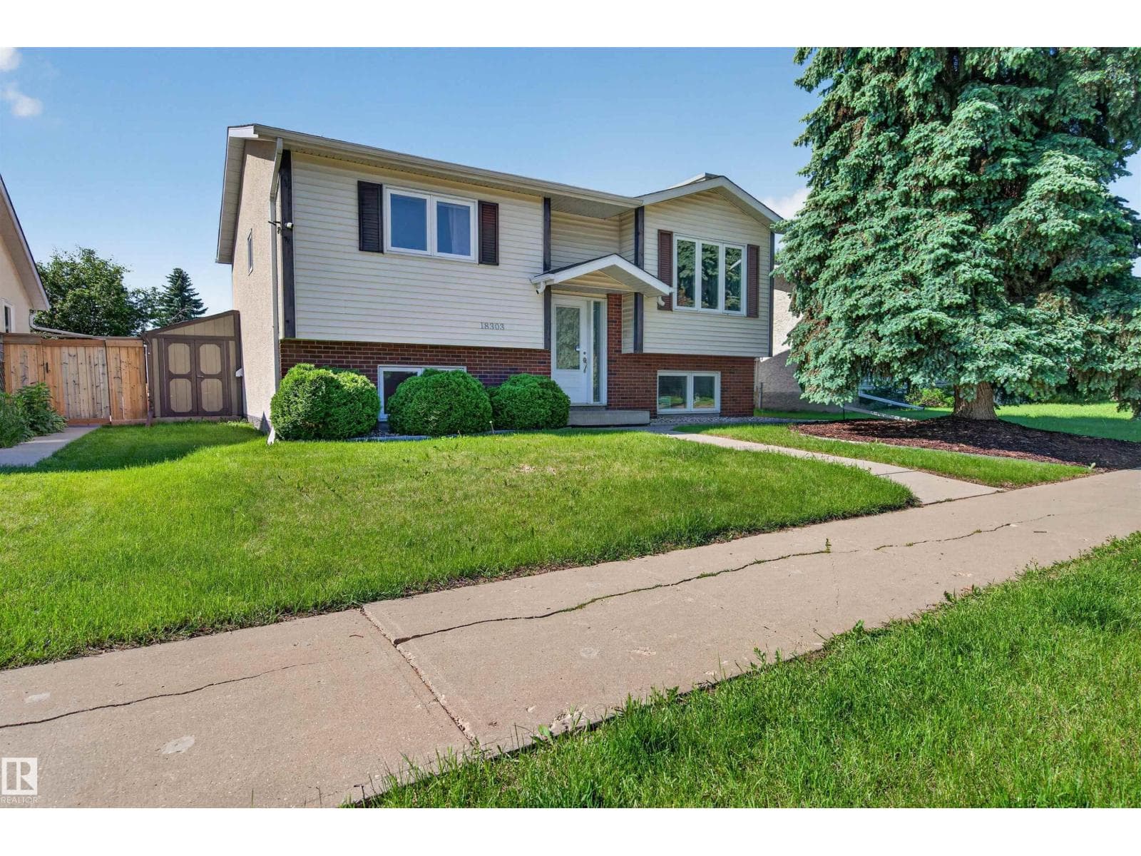 18303 76 AV NW
