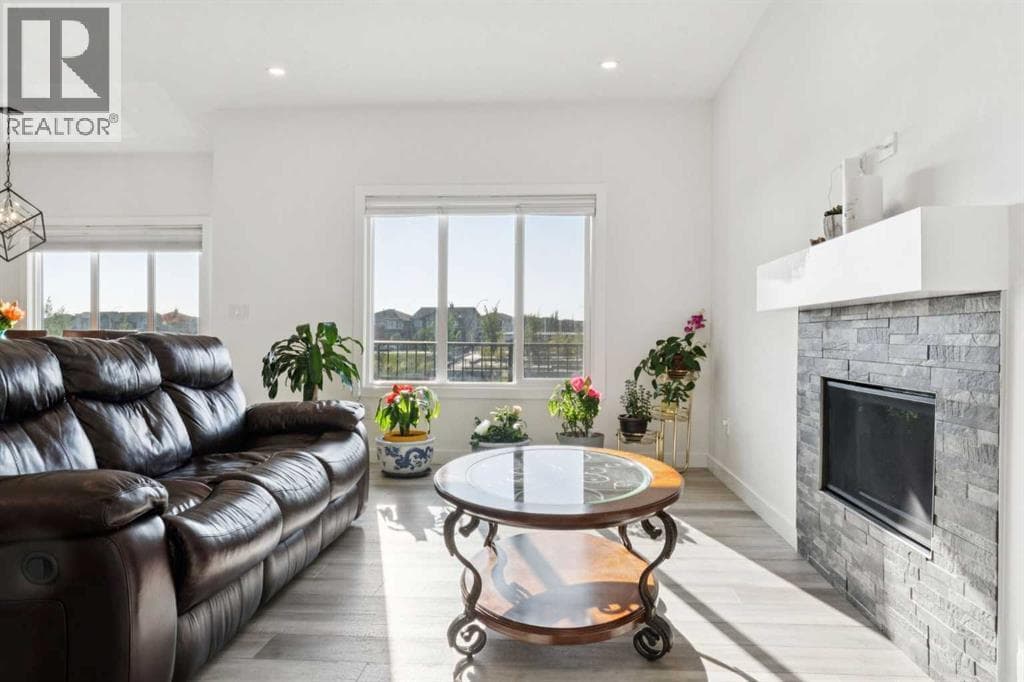 6 bed 5 bath single family at 51 Midgrove Drive SW — $895,000 — photo 6