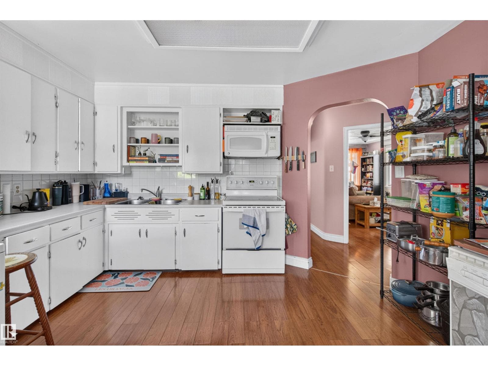 9741 72 AV NW — photo 5