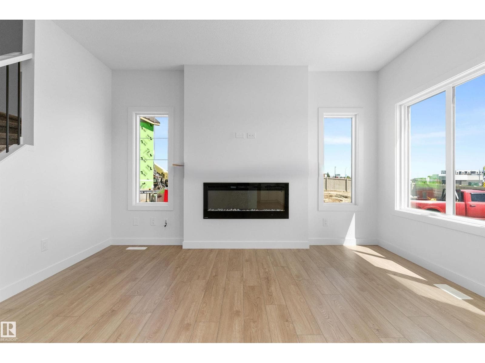 20707 40 AV NW — photo 4