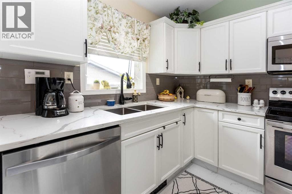 63 Vanier Drive — photo 4