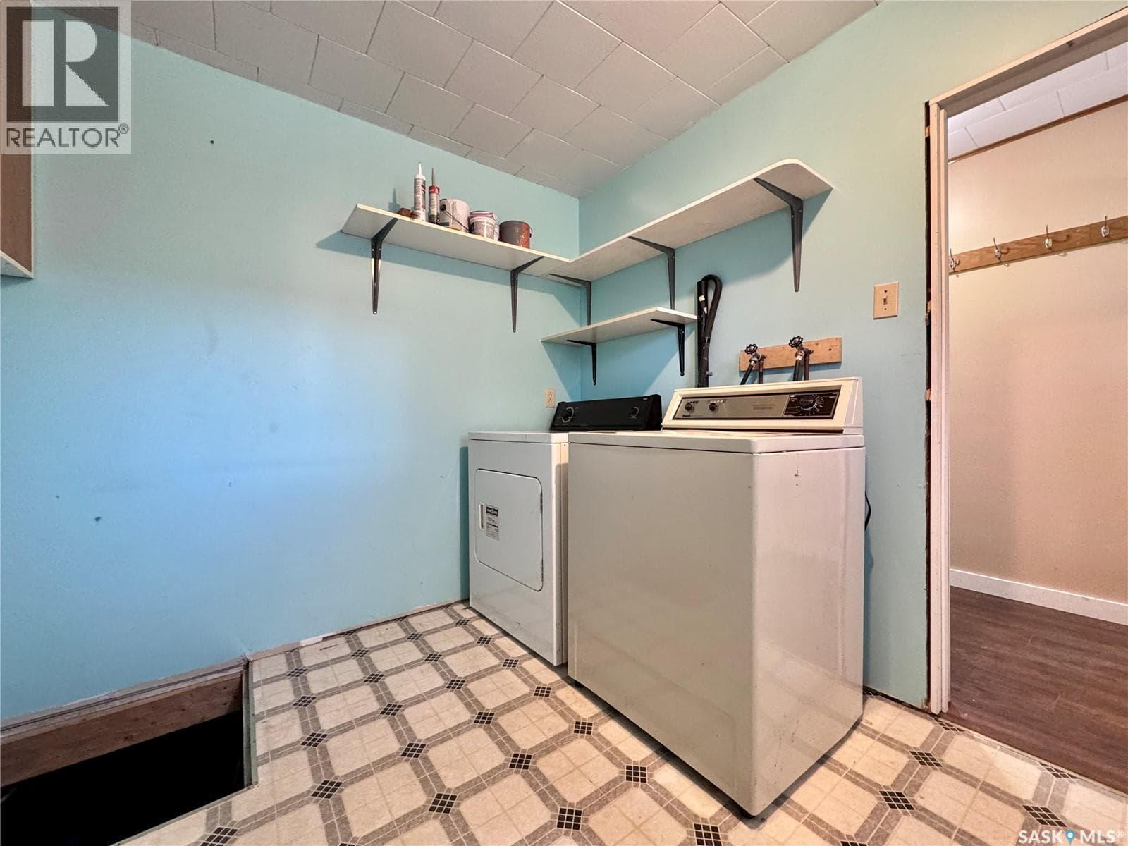 138 Sunset STREET — photo 3