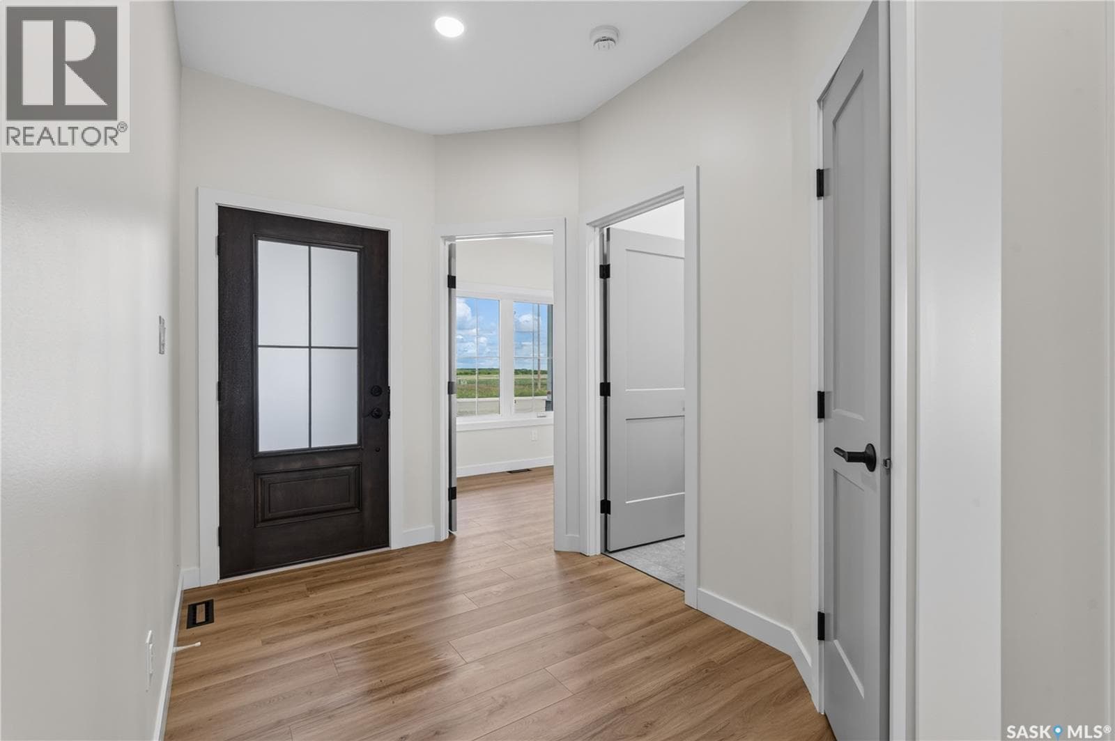 223 Babington AVENUE E — photo 5