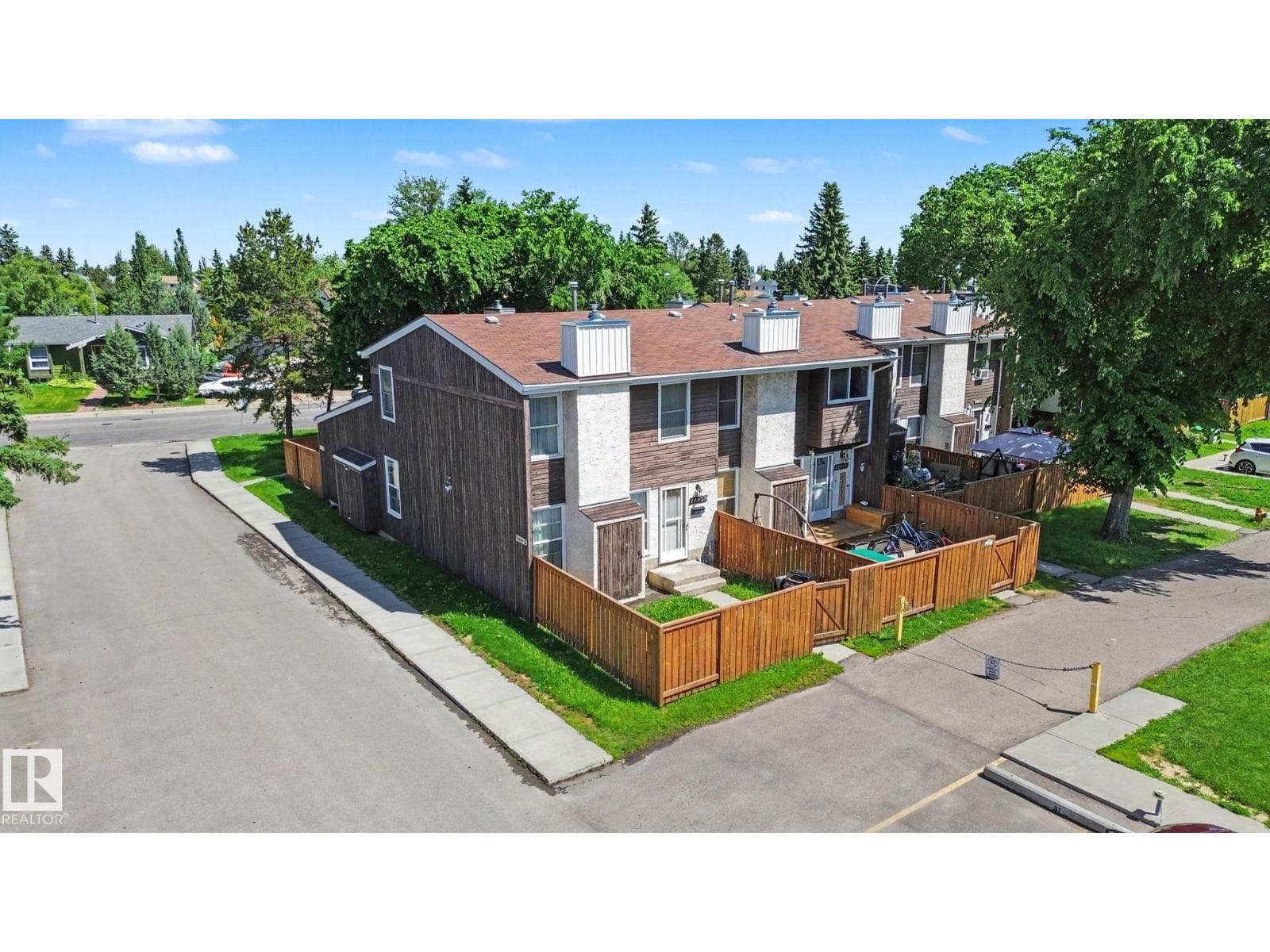 18409 66 AV NW