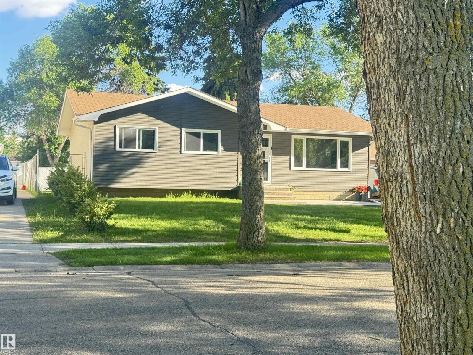 45 LAMBERT CR — photo 3