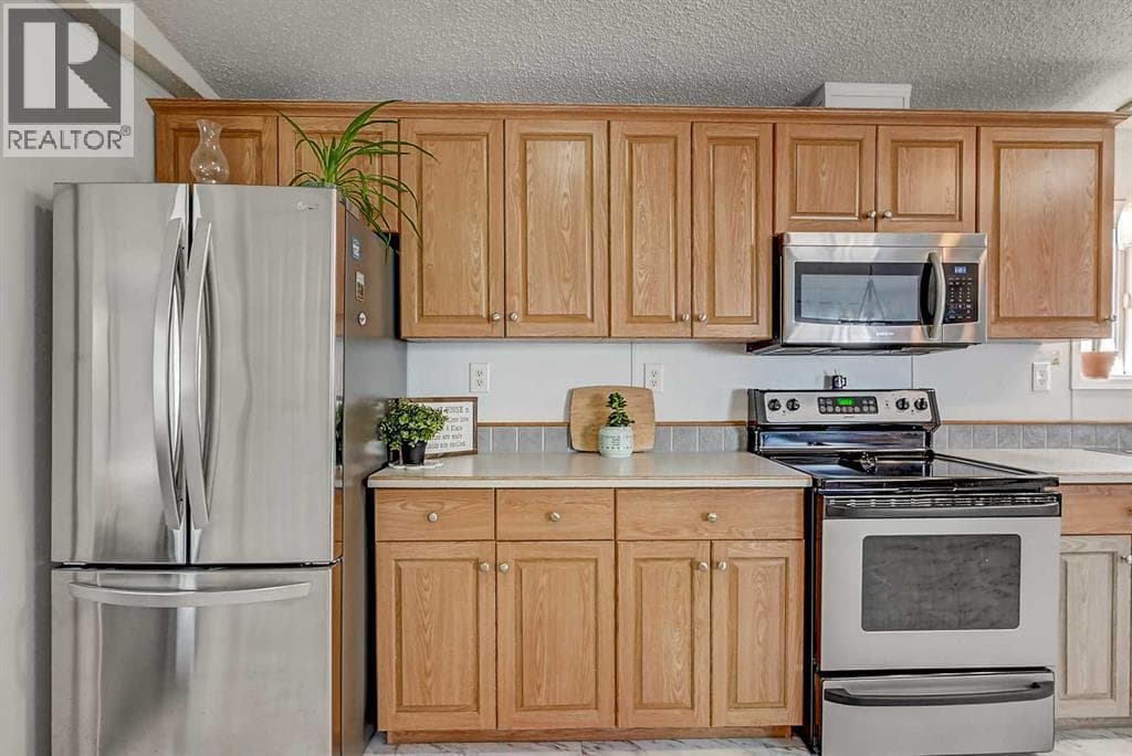 653 Carley Close — photo 4