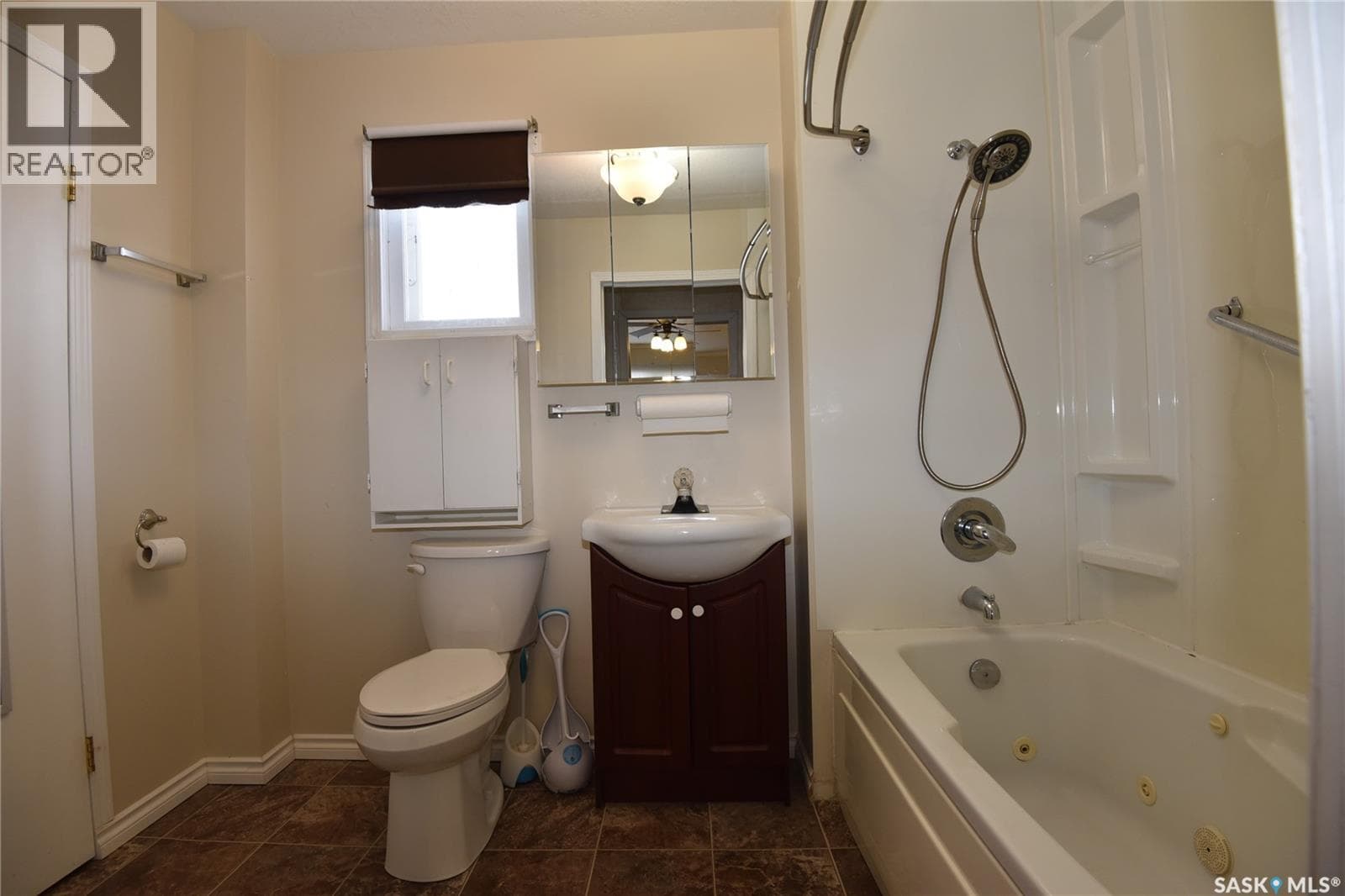 302 Main STREET — photo 3