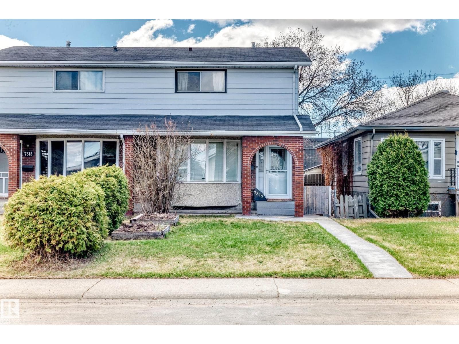 7317 83 AV NW
