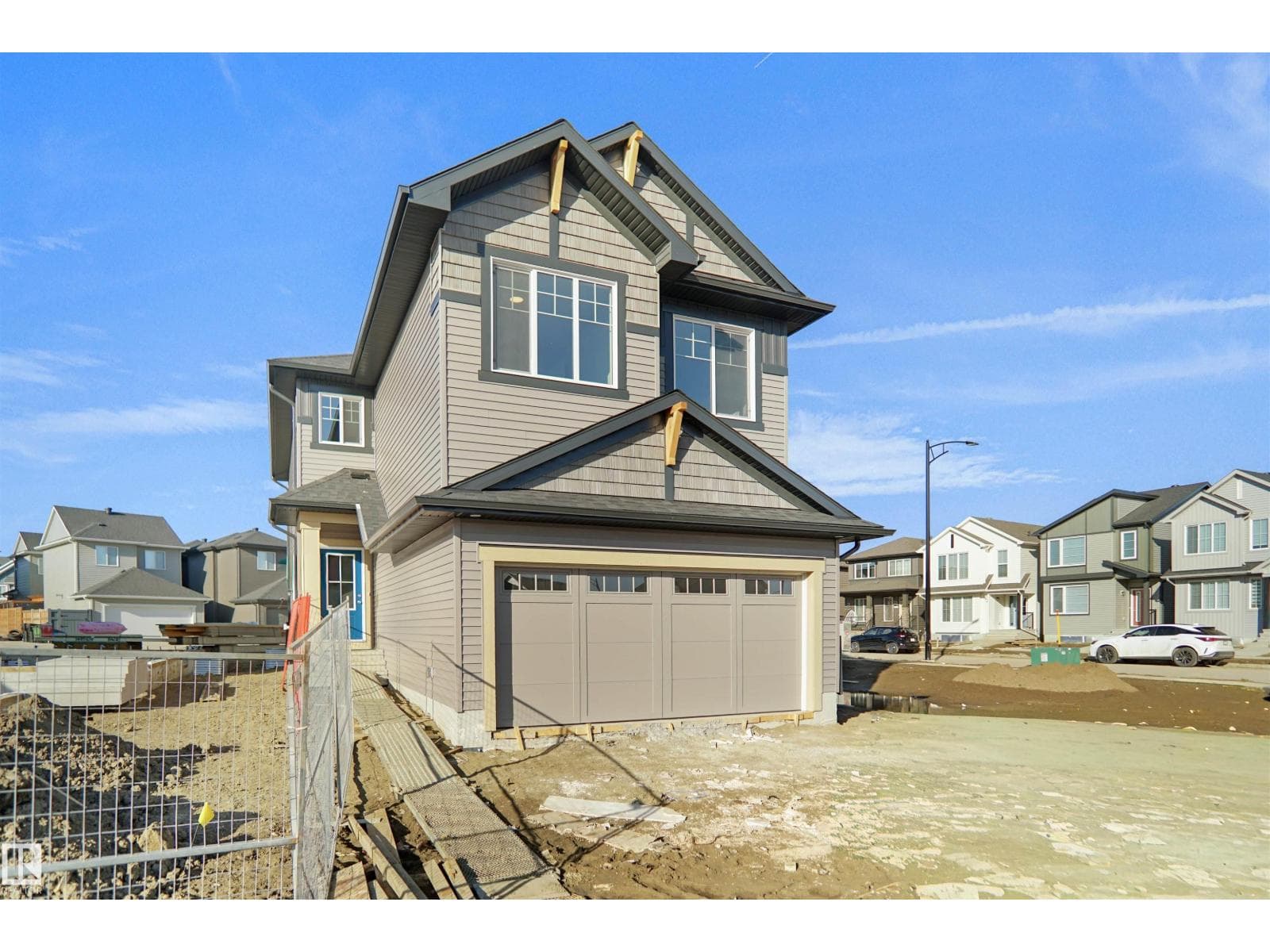 948 17 AV NW