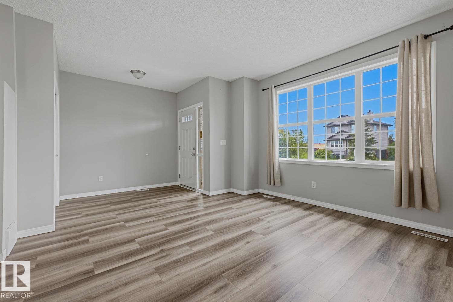207 SOUTHWICK WAY — photo 3