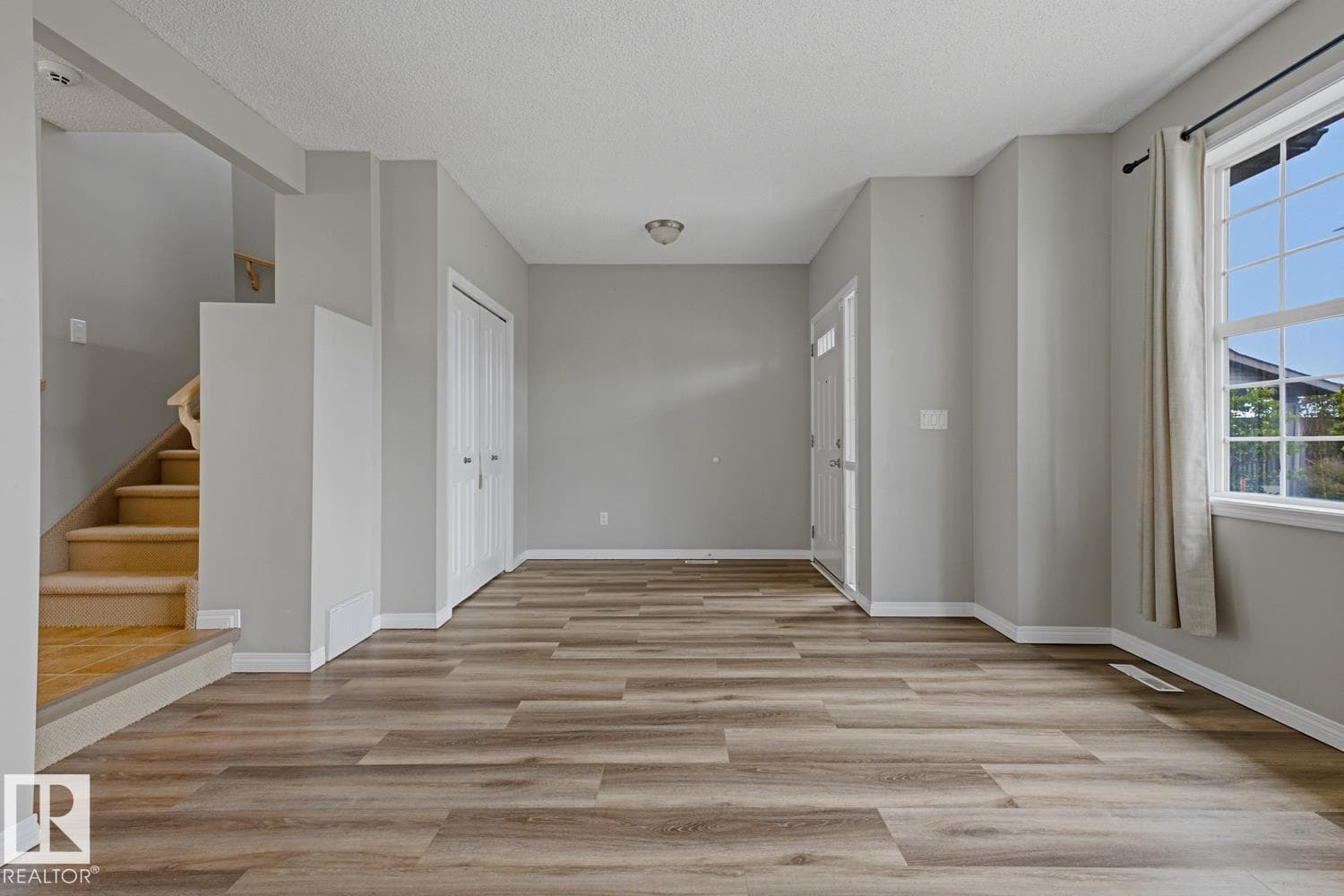 207 SOUTHWICK WAY — photo 4