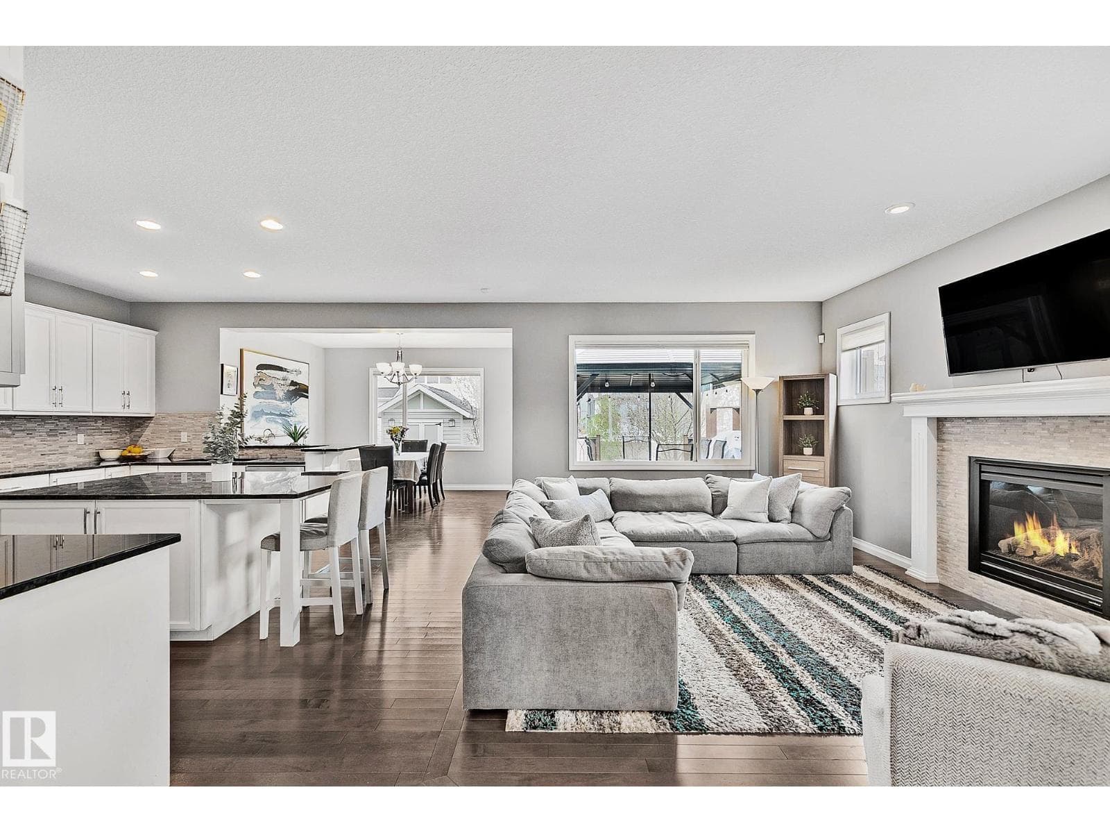 22131 95 AV NW — photo 5