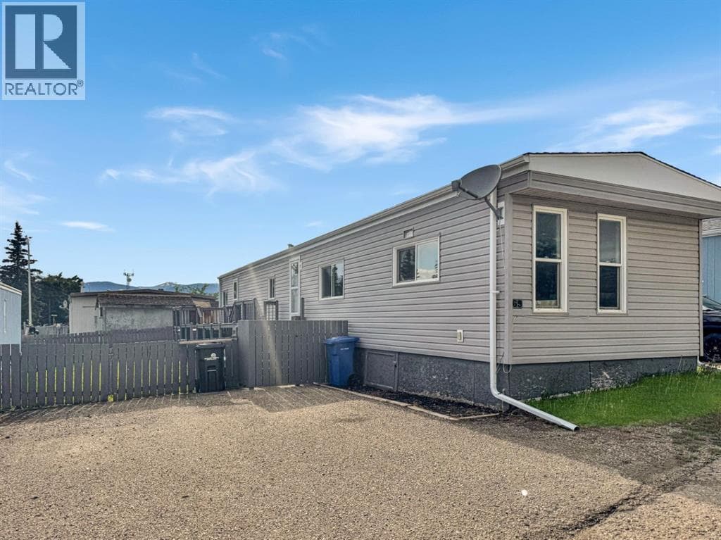 69 Shand Trailer COURT — photo 2