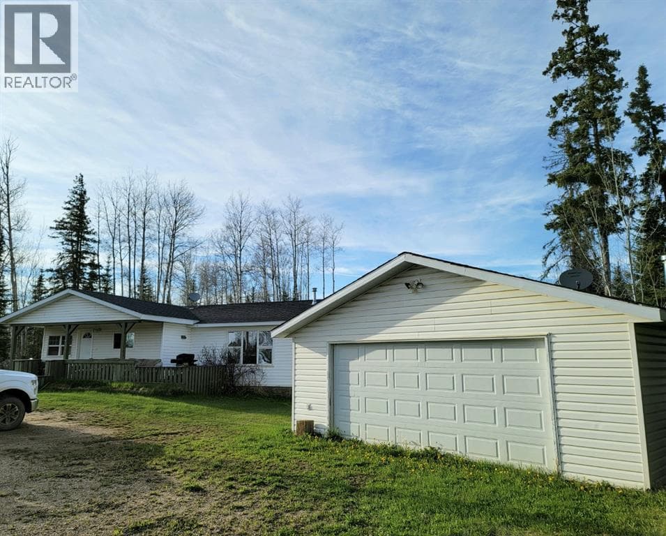 124 Singer Drive — photo 2