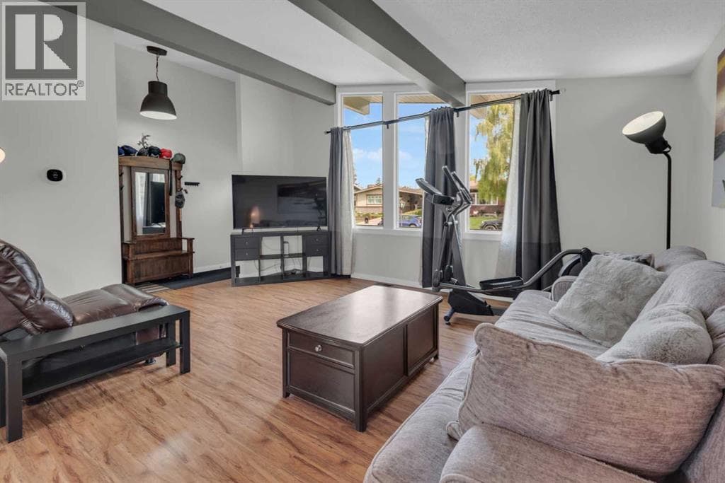 331 96 Avenue SE — photo 2