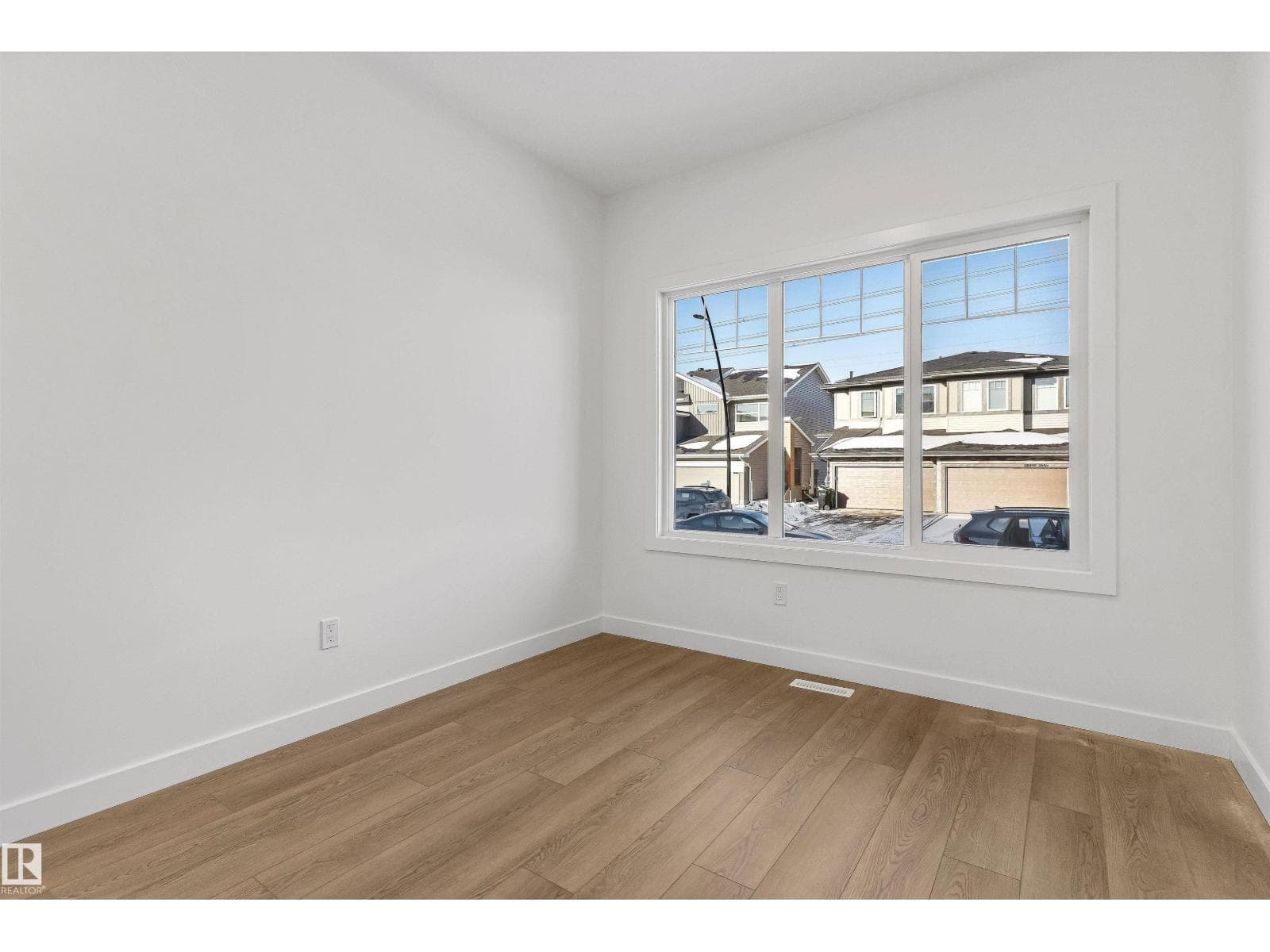 18863 29 AV NW — photo 3