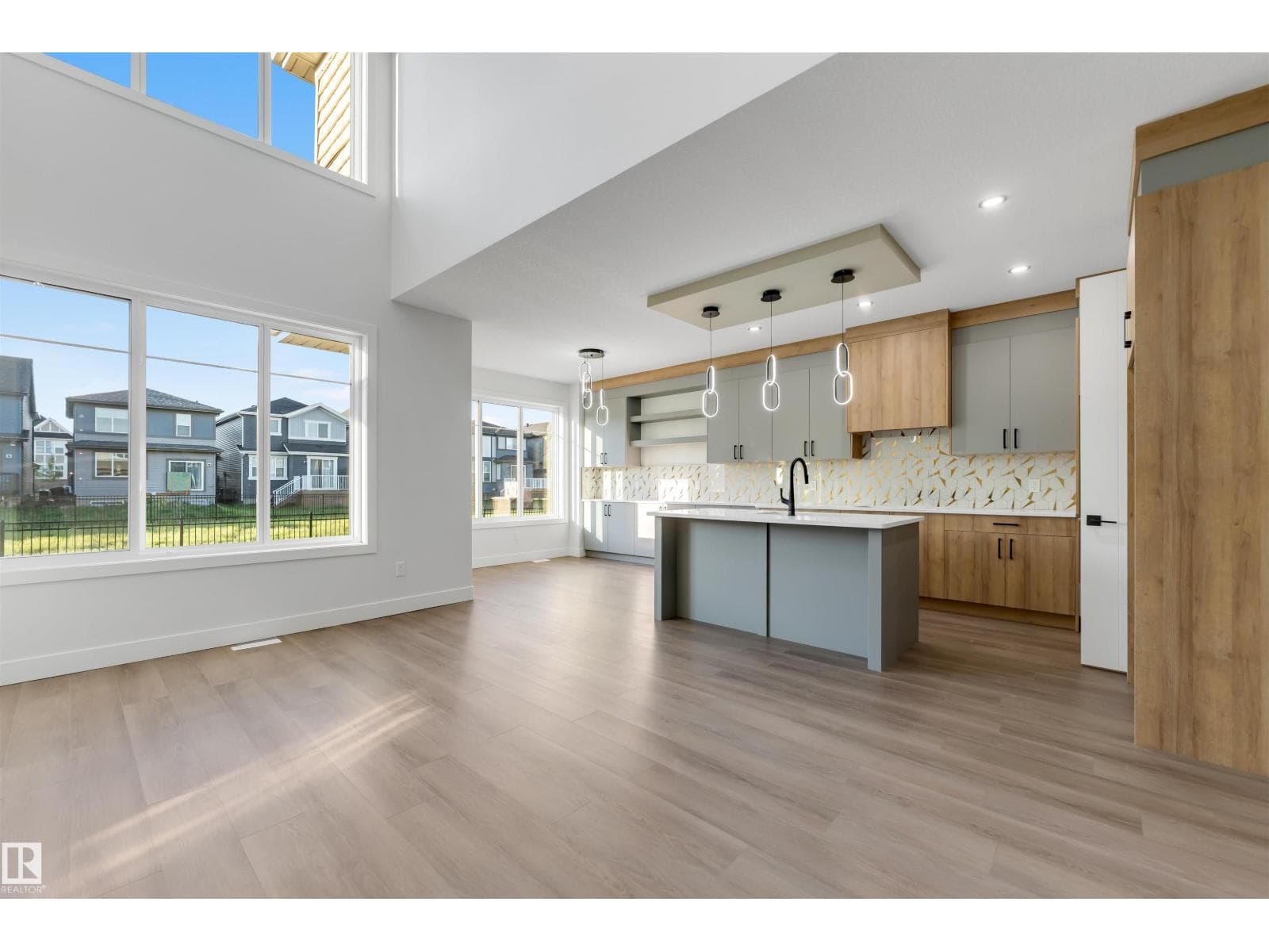 7023 177 AV NW — photo 5