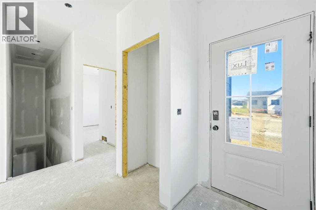 325 Flare Avenue SW — photo 3