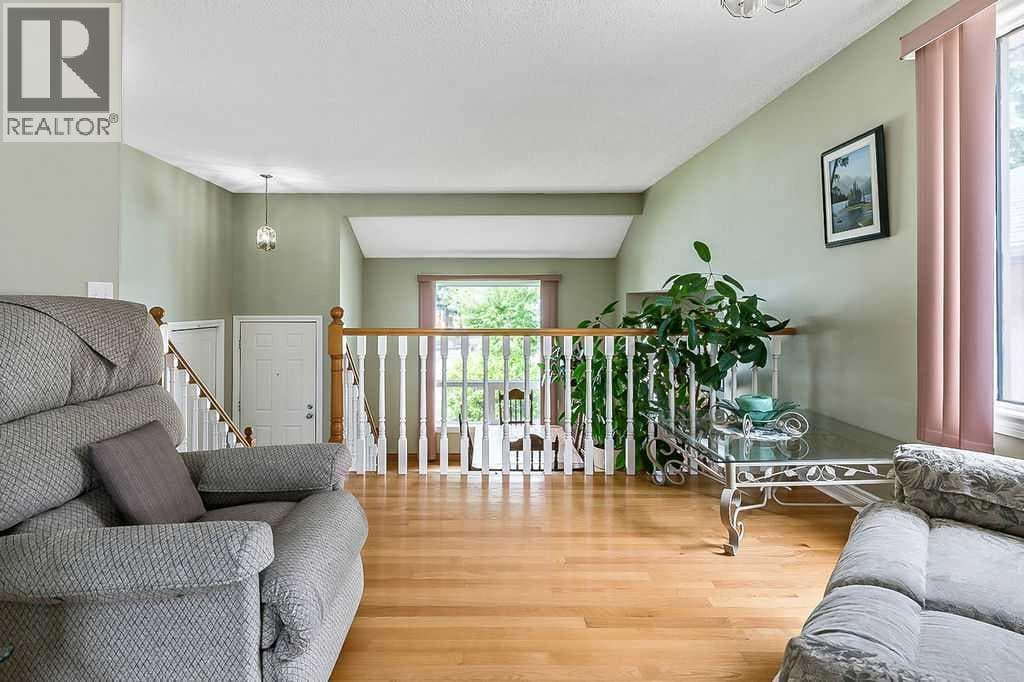 141 Shawfield Way SW — photo 5
