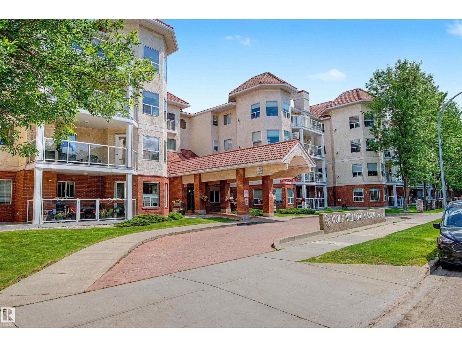 #215 6703 172 ST NW