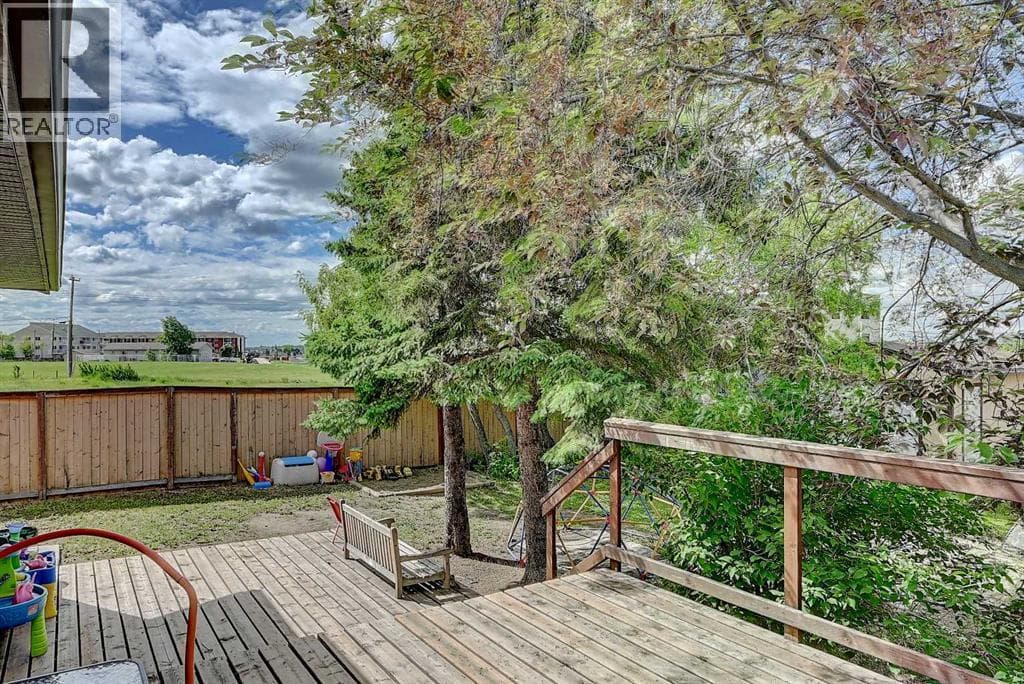 9624 Hillcrest Drive — photo 2