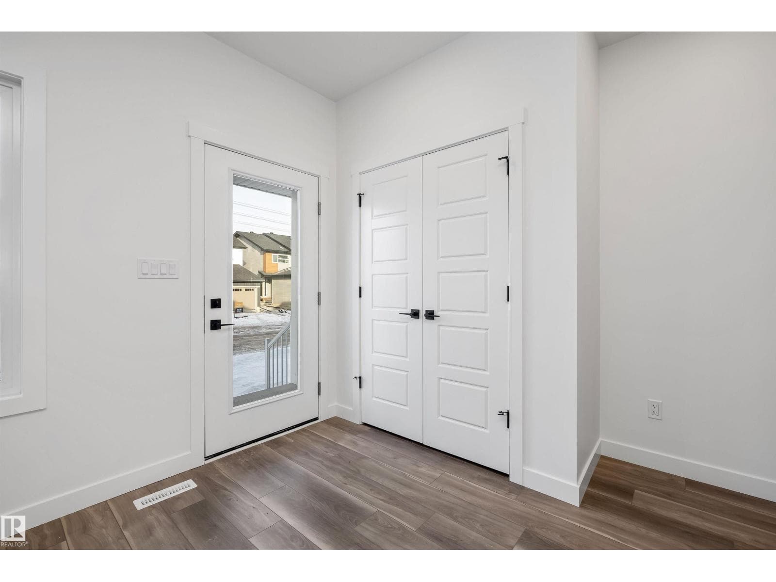 18847 29 AV NW — photo 2