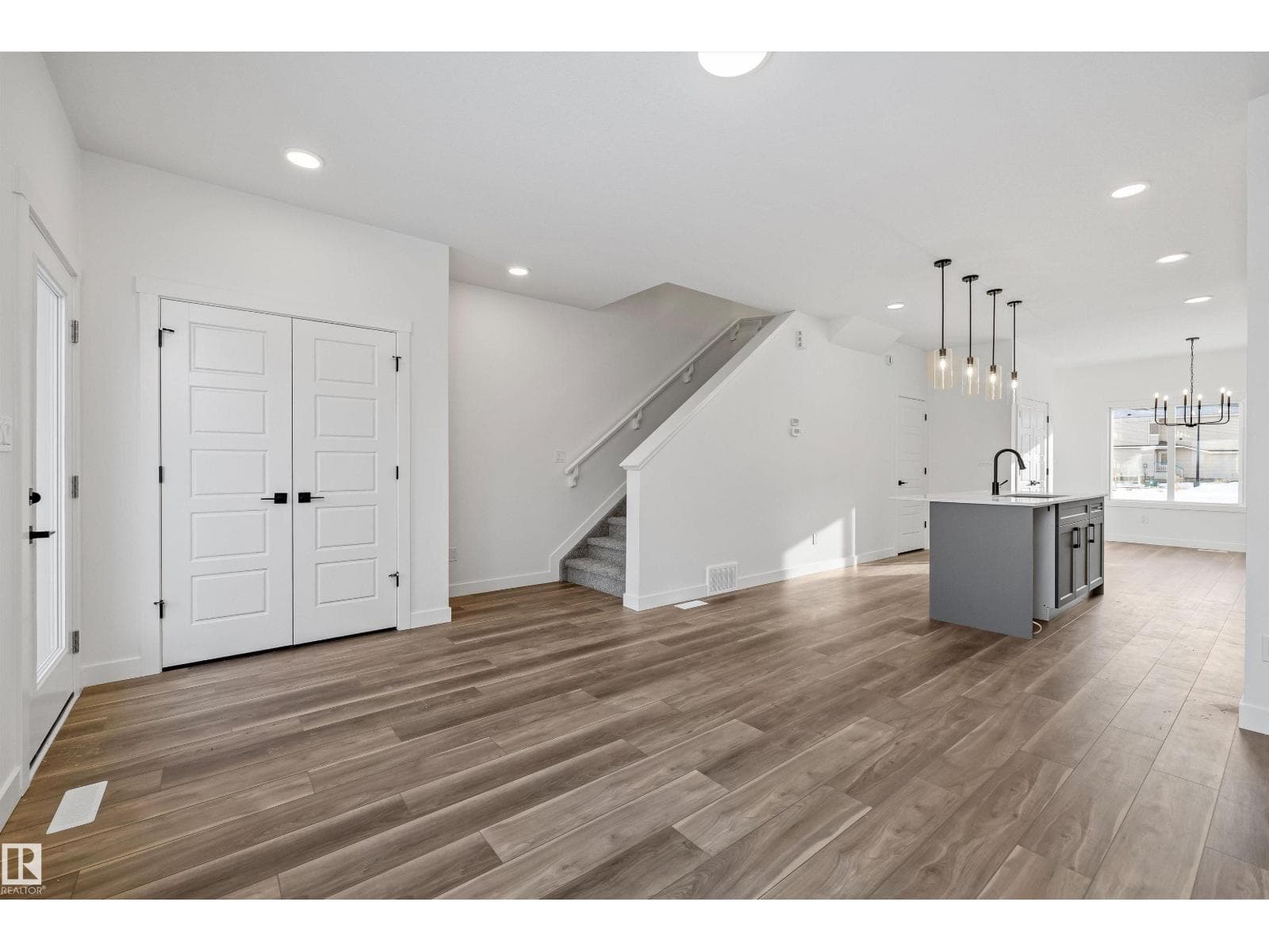 18847 29 AV NW — photo 4