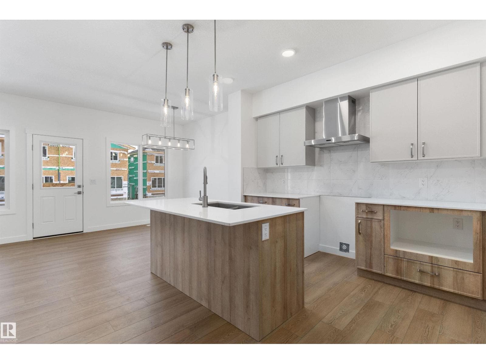 919 19 AV NW — photo 5