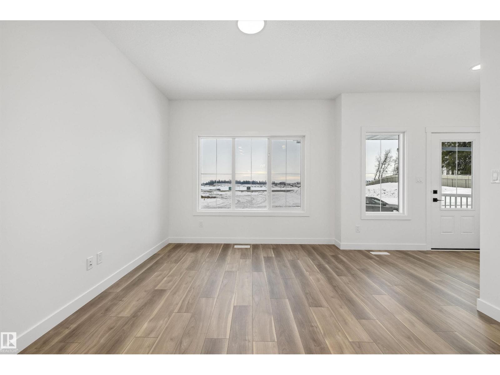 20820 40 AV NW — photo 3