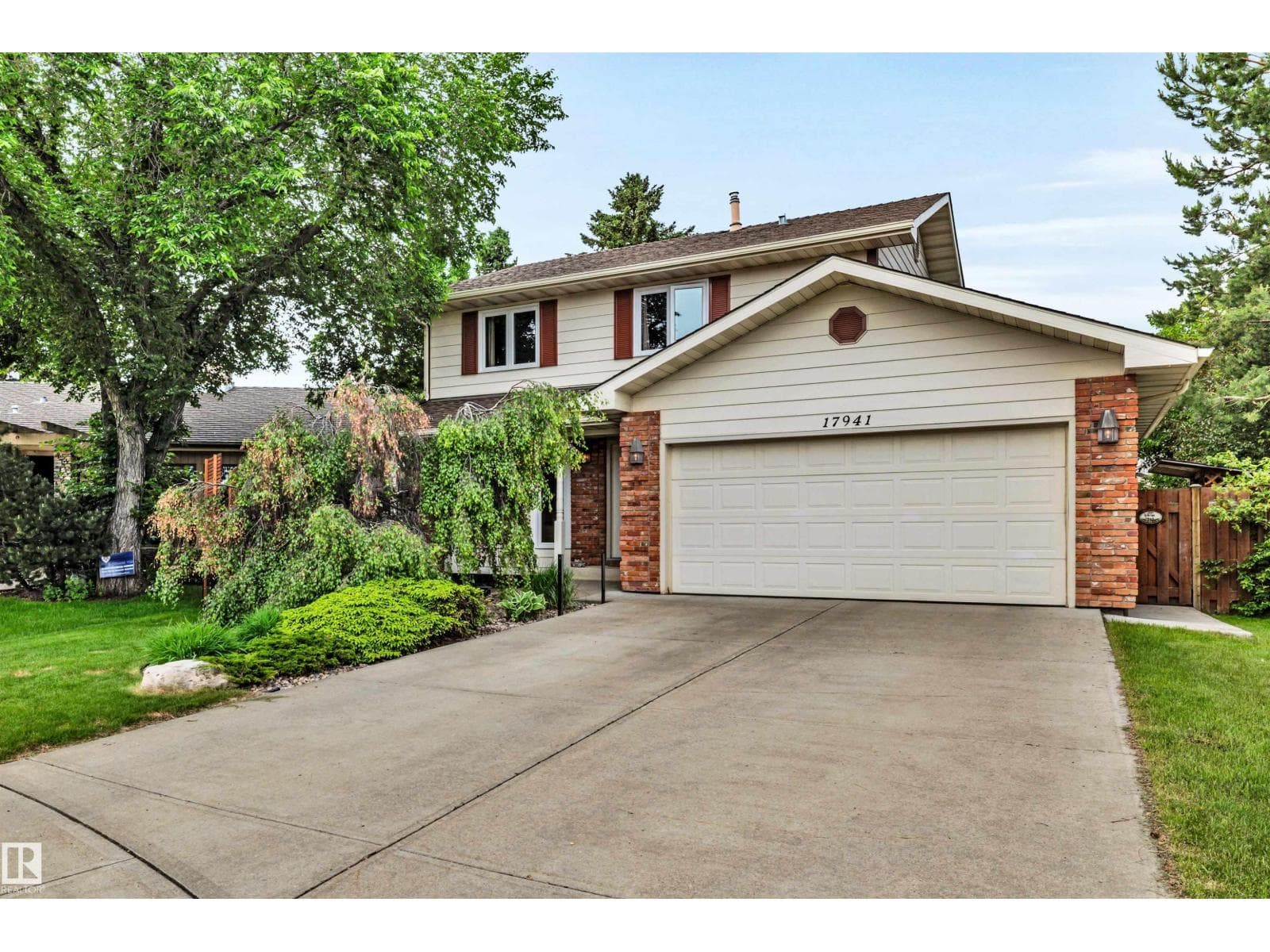 17941 57 AV NW — photo 3
