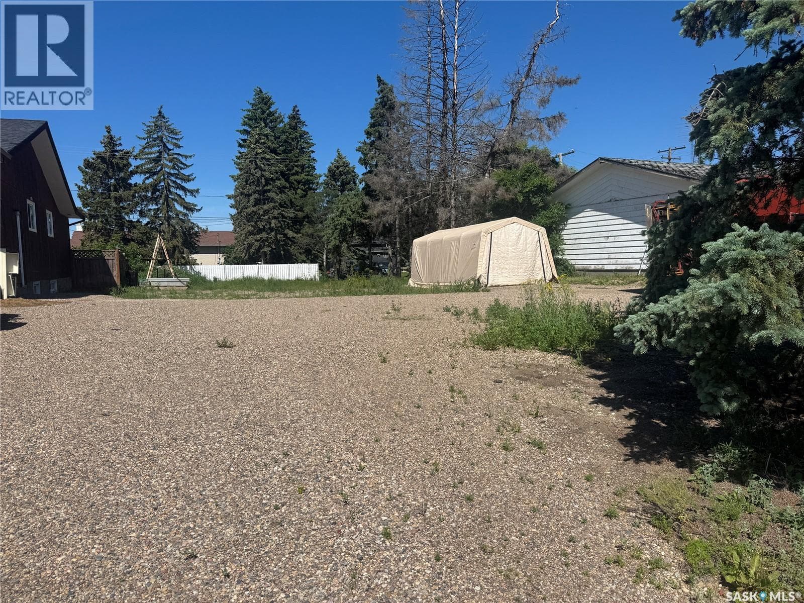 325 Arthur STREET — photo 3