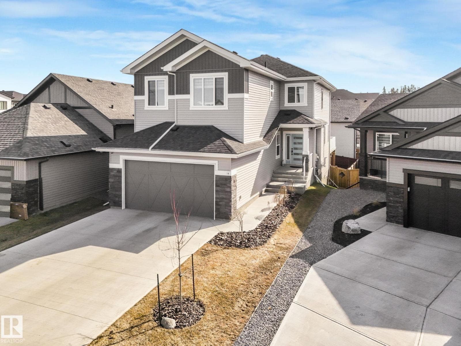 19 HOLT CV — photo 2
