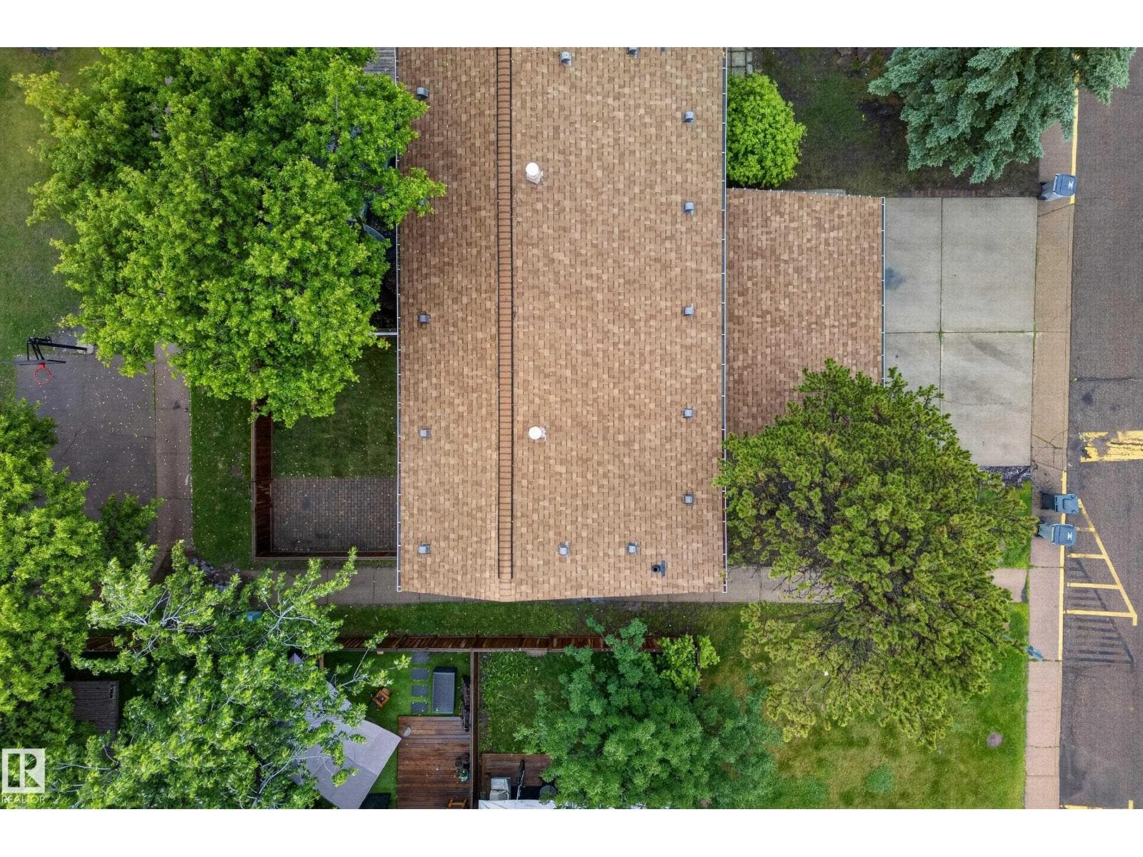 220 Grandin Village — photo 3