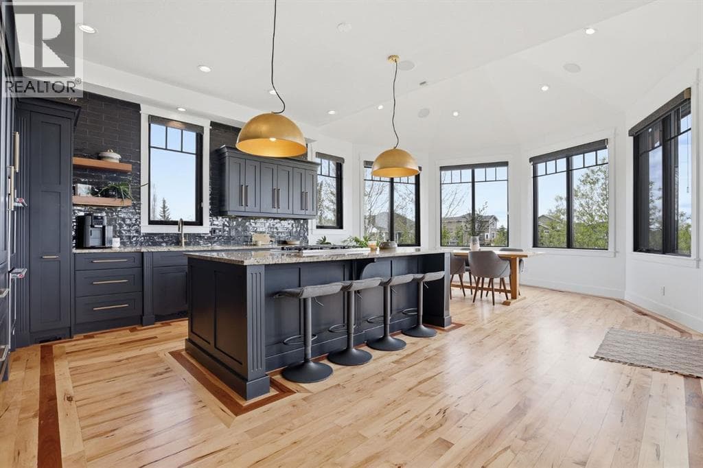 648 Montclair Place — photo 3