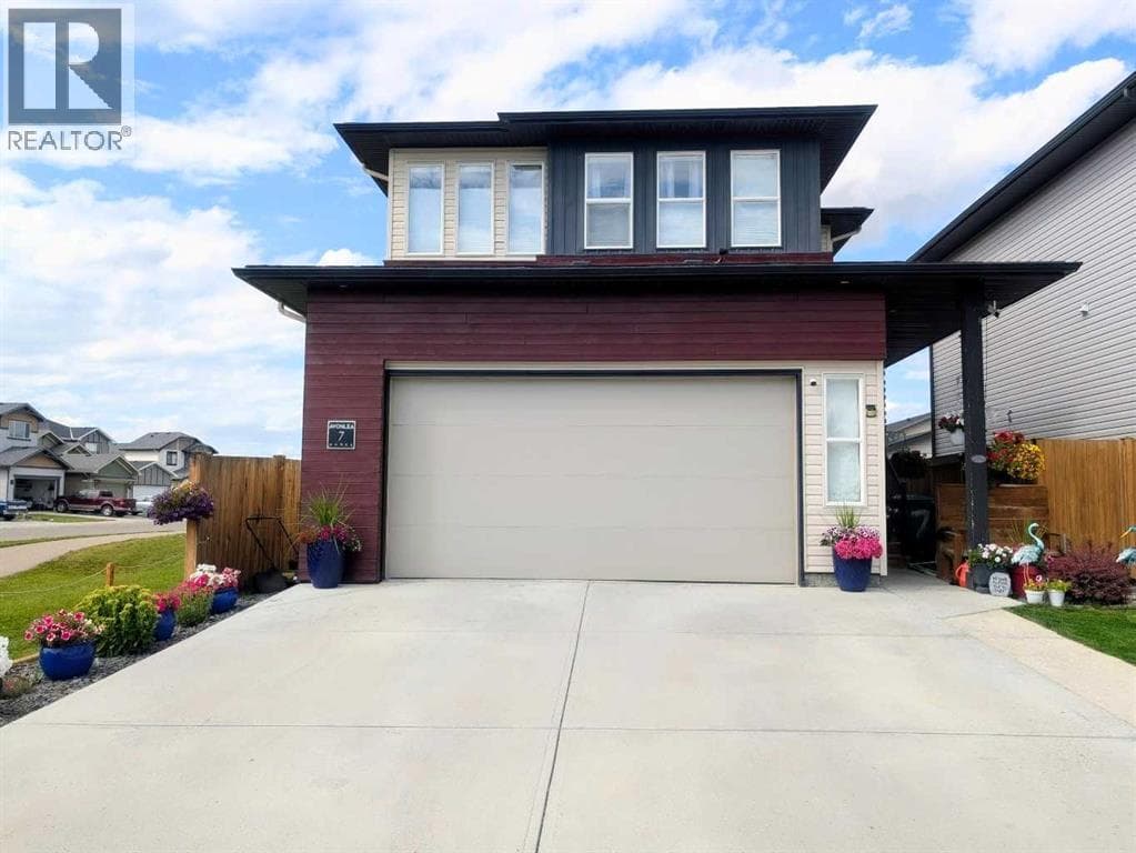 7 Greywolf Road N — photo 2