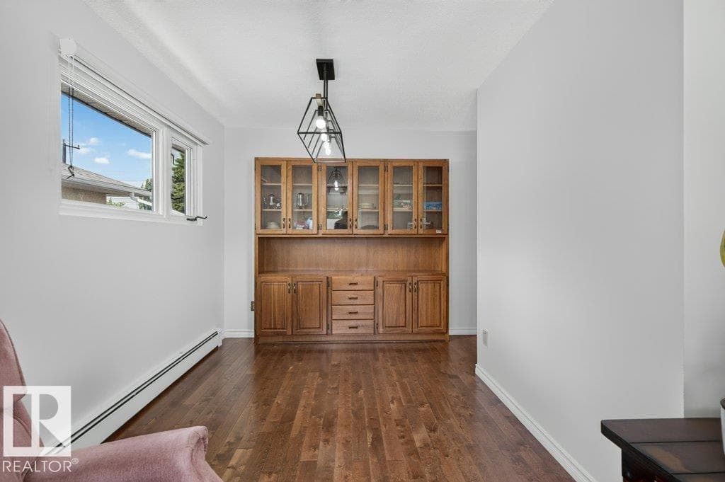 6916 92A AV NW — photo 3