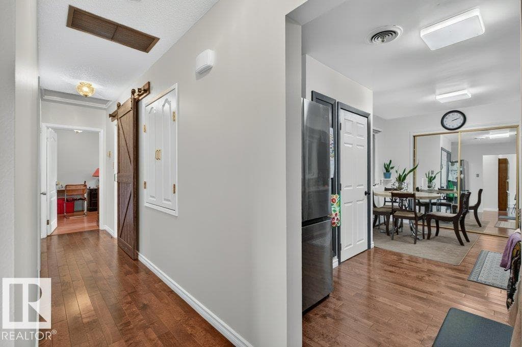 6916 92A AV NW — photo 5