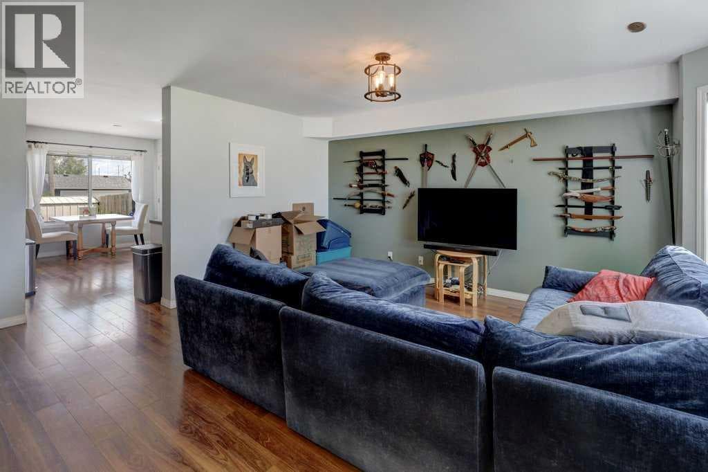 8034 24 Street SE — photo 3