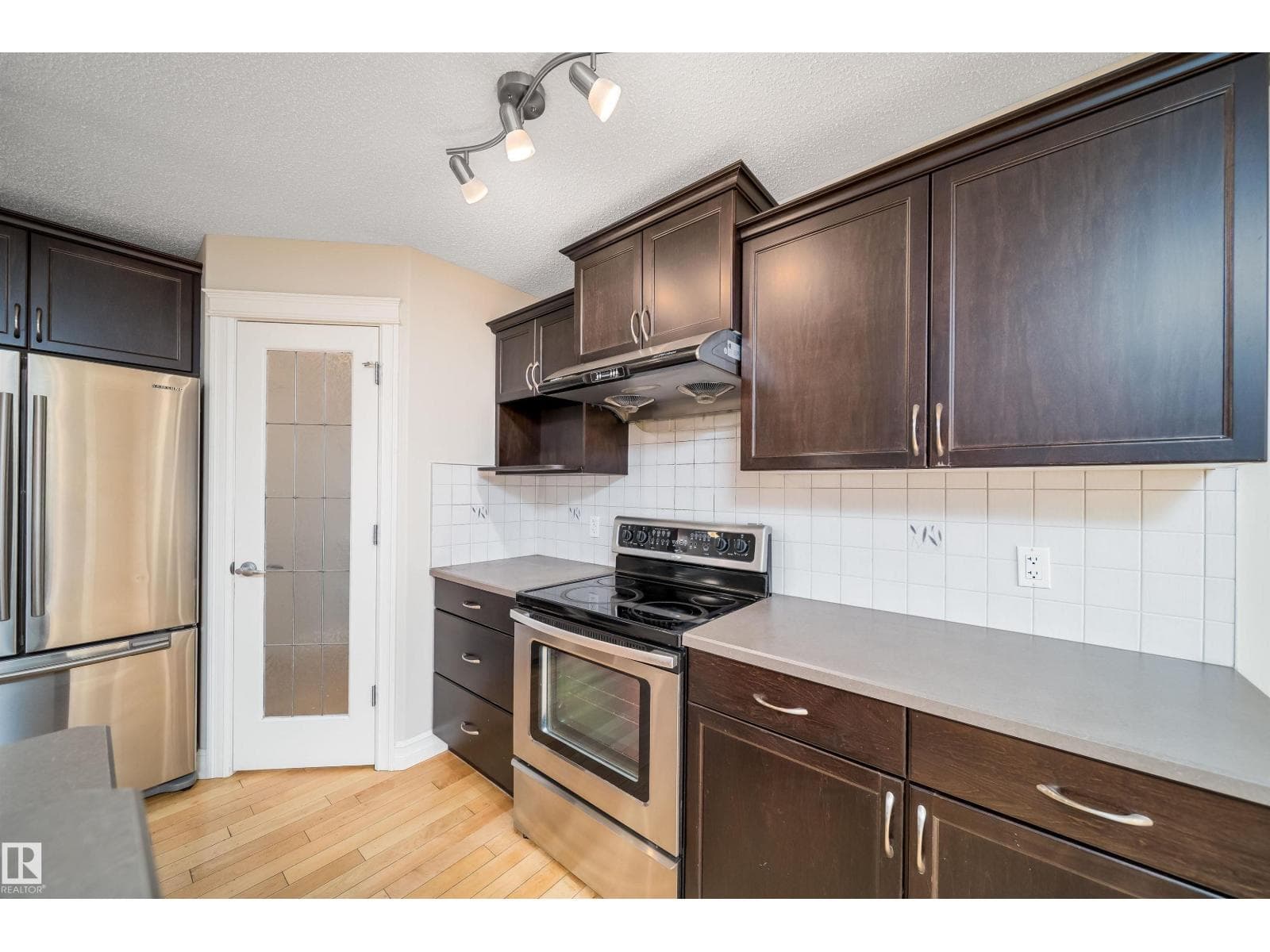 11312 13 AVE SW SW — photo 3
