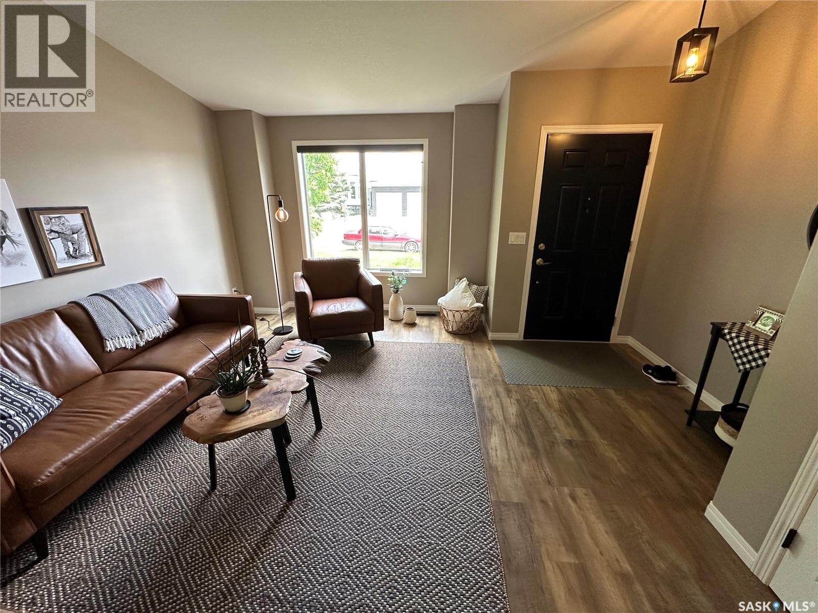 550 10th AVENUE — photo 3