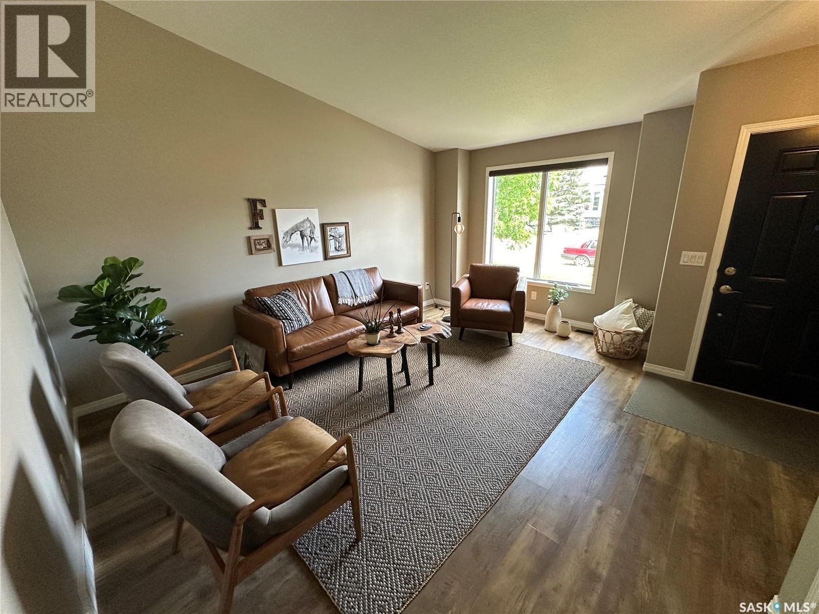 550 10th AVENUE — photo 4
